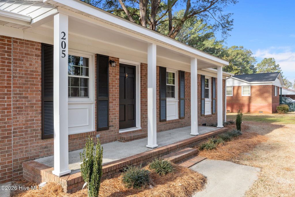 Photo of 205 W 16th Street, Washington, NC 27889 (MLS # 100554447)