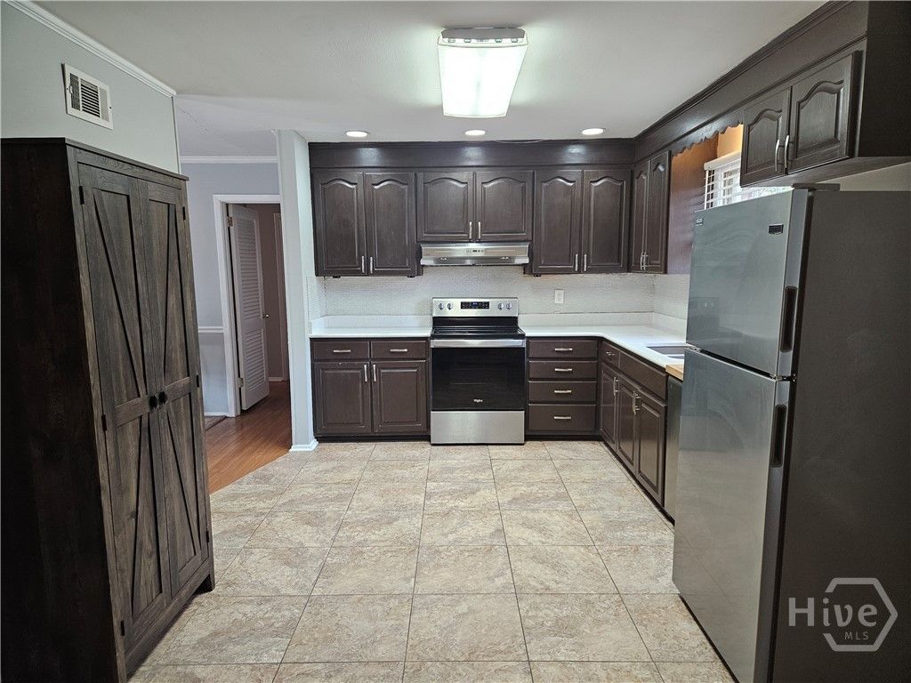 Photo of 302 Wilshire Boulevard, Savannah, GA 31419 (MLS # SA347420)