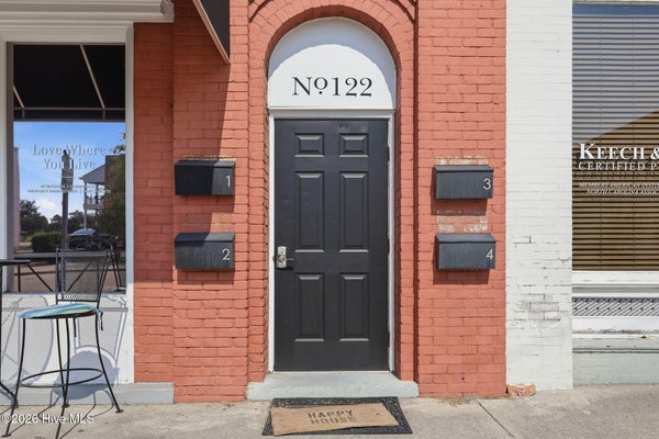122 S MARKET ST APT 1, WASHINGTON, NC 27889 - Image 0bbc568fef386d04daaa47ecfb1ddac9/2323983667