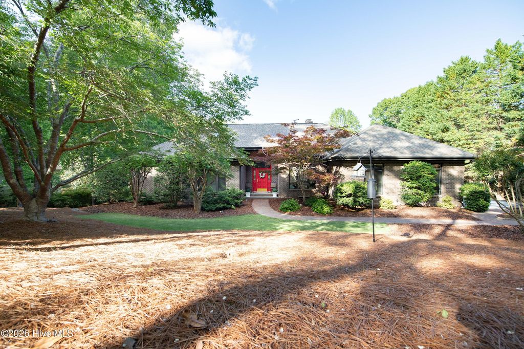 Photo of 18 Halkirk Drive, Pinehurst, NC 28374 (MLS # 100569992)