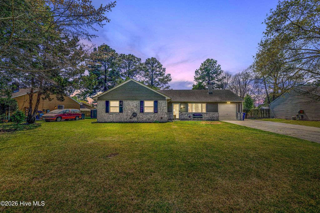 Photo of 408 Cardinal Road, Jacksonville, NC 28546 (MLS # 100573215)