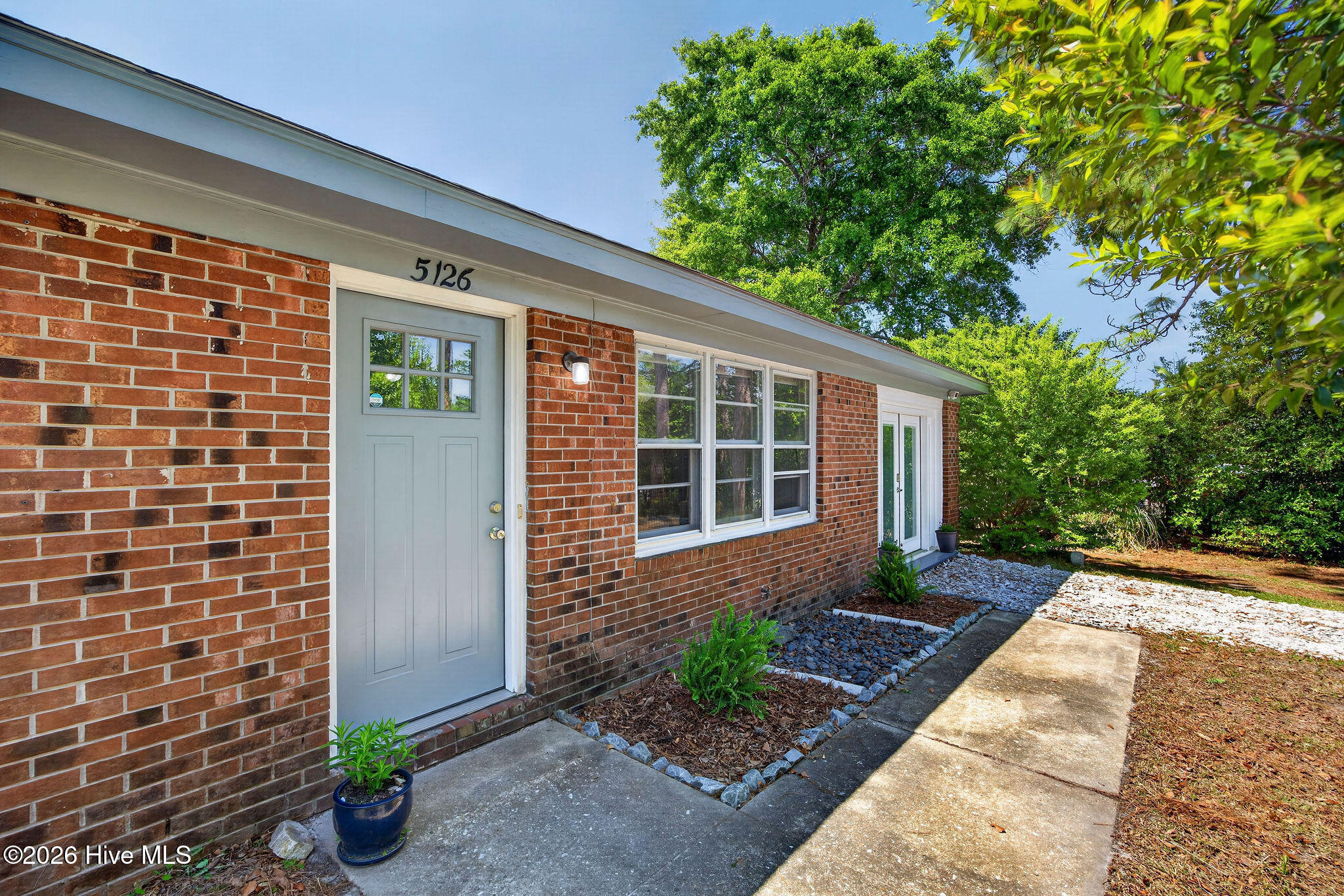 5126 Lord Byron Road