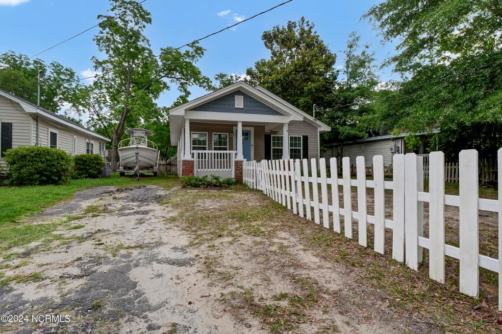 Photo of 614 Alabama Avenue, Wilmington, NC 28401 (MLS # 100565499)