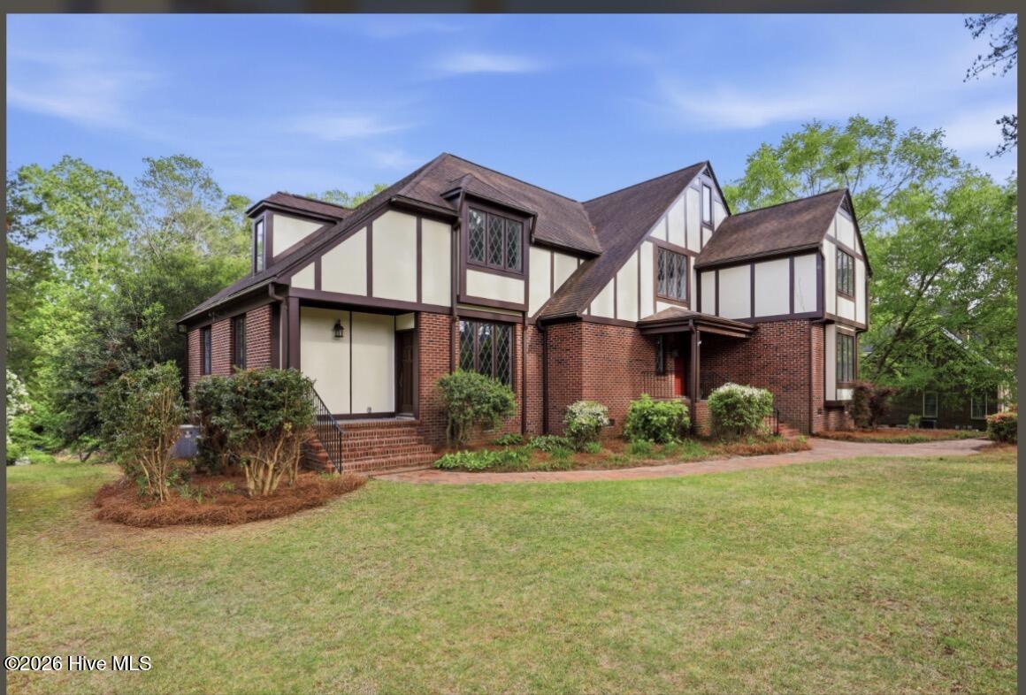 2204 Darien Place NW