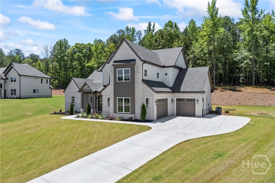 205 Chariot Court