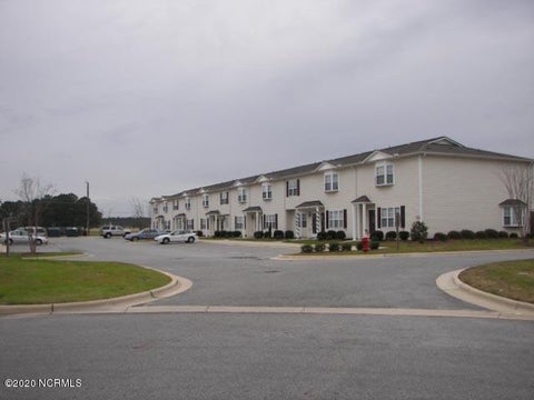 Townhouse For Rent - 2124 Flagstone Court #F8<br/> Pitt County, Greenville, NC 27834