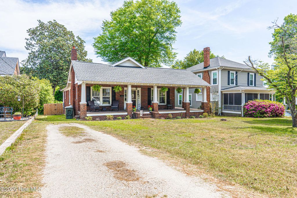 Photo of 304 Minturn Avenue, Hamlet, NC 28345 (MLS # 100566642)