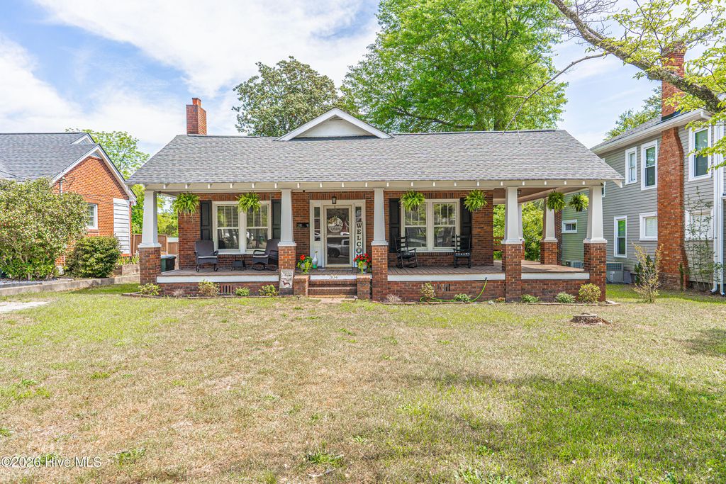 Photo of 304 Minturn Avenue, Hamlet, NC 28345 (MLS # 100566642)