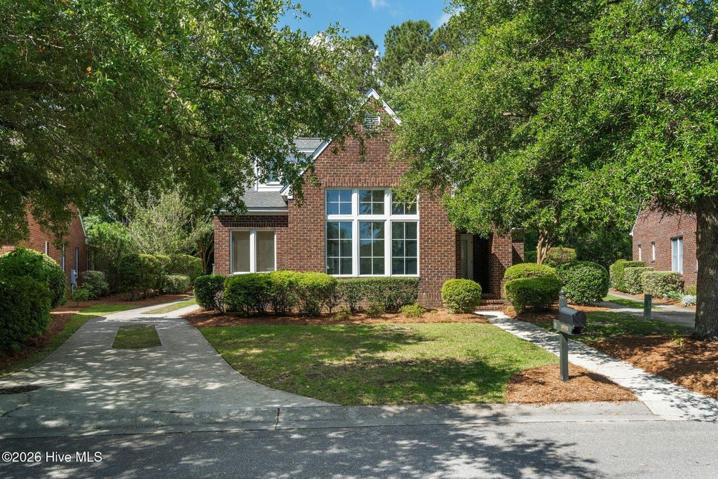 Photo of 4908 Lake Renaissance Circle, Wilmington, NC 28409 (MLS # 100575917)