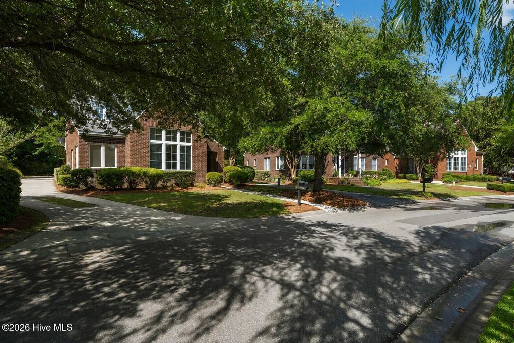 Photo of 4908 Lake Renaissance Circle, Wilmington, NC 28409 (MLS # 100575917)