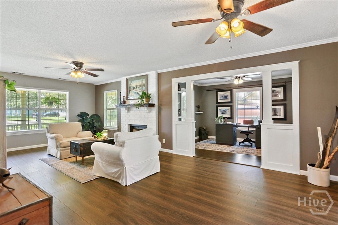 10 W Sagebrush Lane