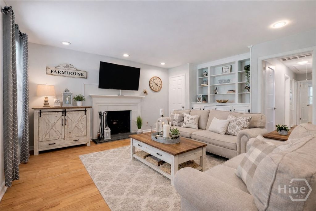 Photo of 4 Hopecrest Avenue, Savannah, GA 31406 (MLS # SA345946)