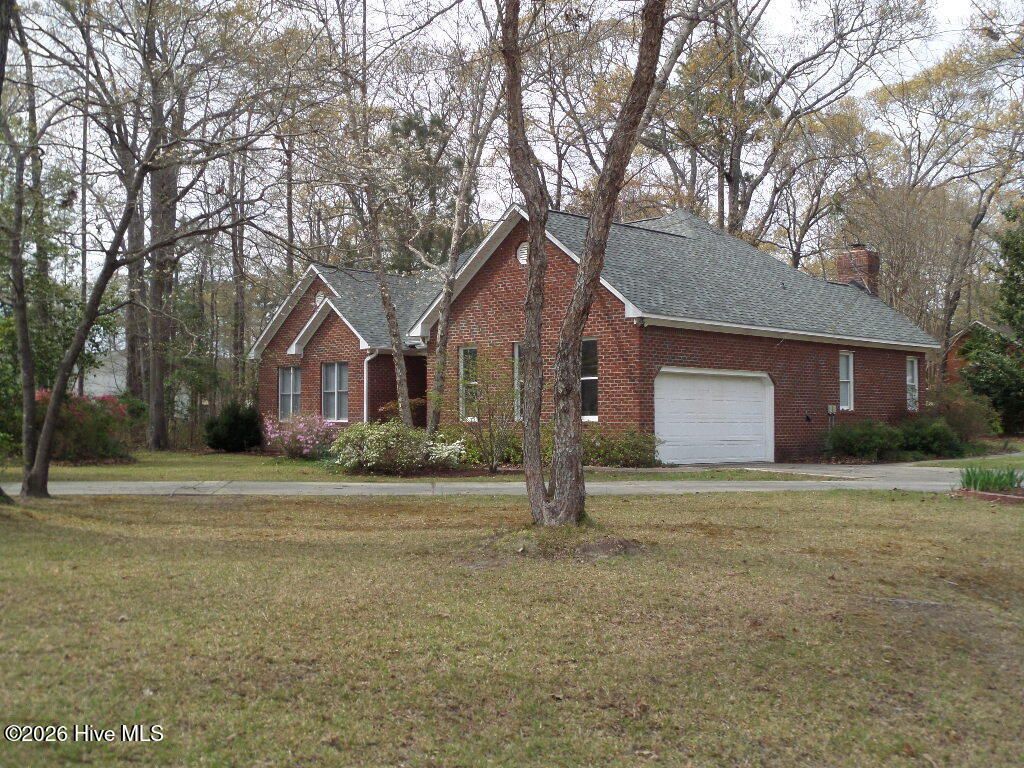 Photo of 100 Pheasant Drive, New Bern, NC 28562 (MLS # 100562452)
