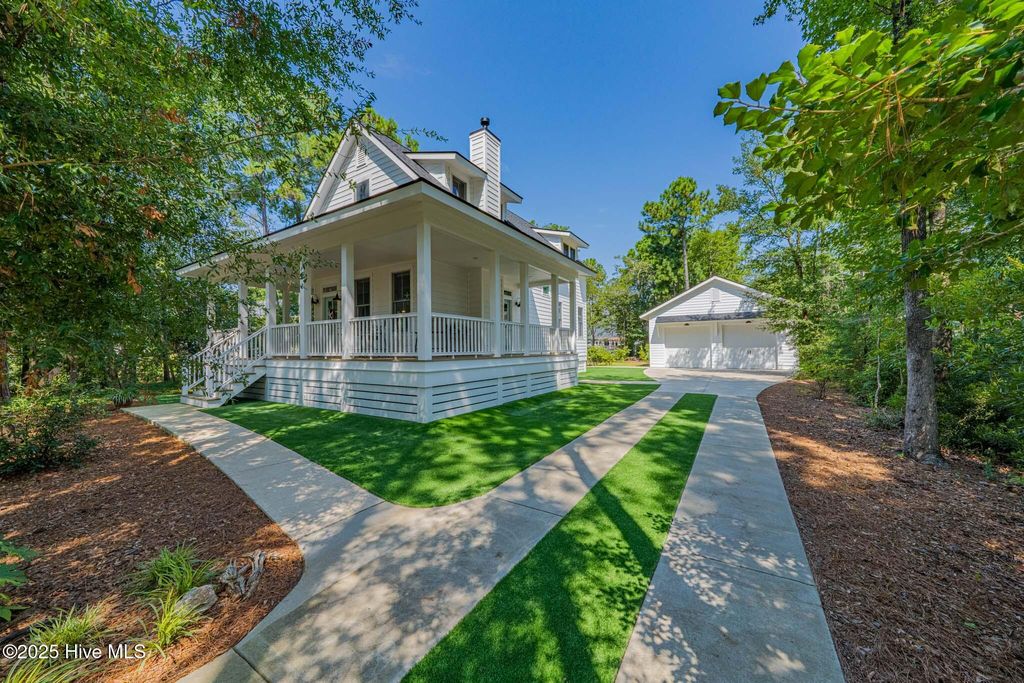 Photo of 141 Tuscarora Court, Manteo, NC 27954 (MLS # 100552348)