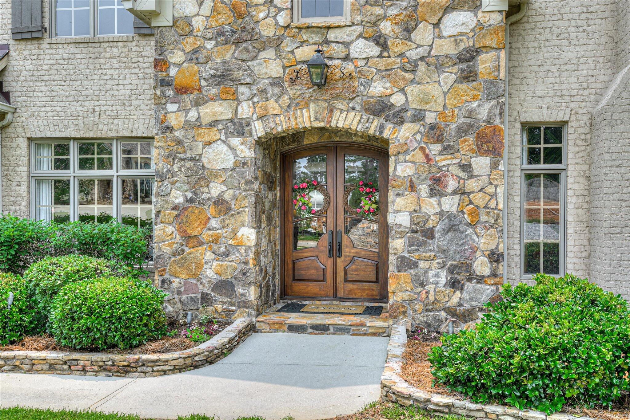 612 Emerald Crossing