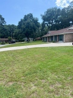 601 Leaning Oaks Drive