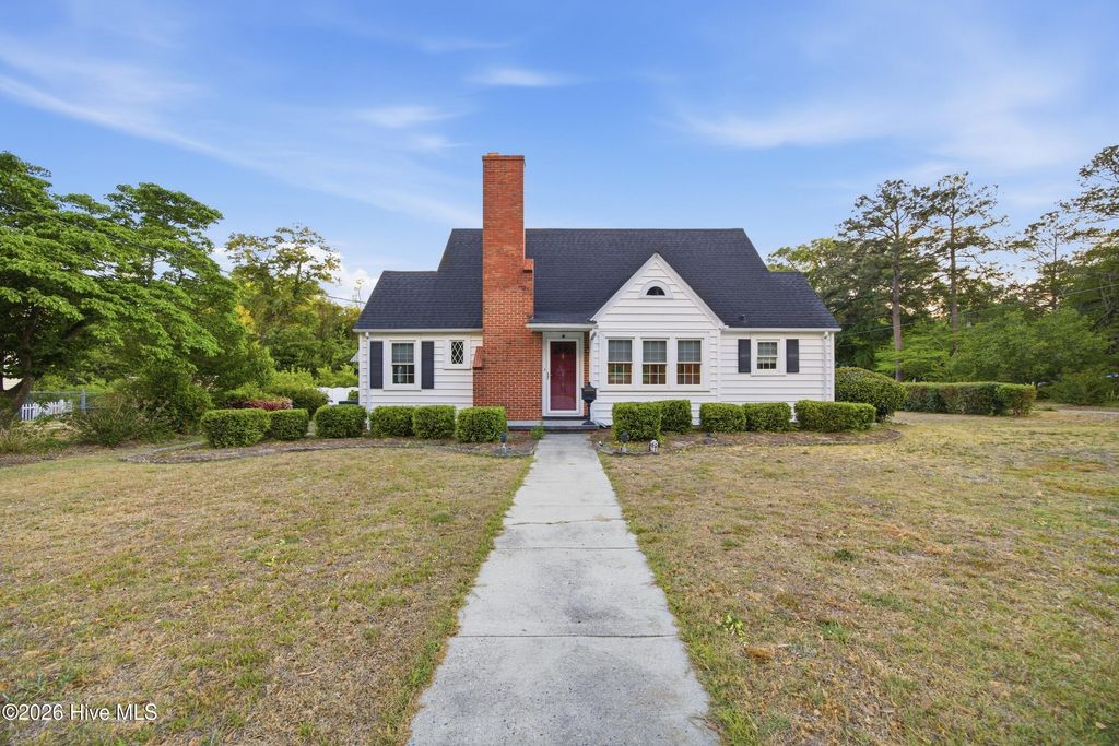 Photo of 409 Myrtle Avenue, Hamlet, NC 28345 (MLS # 100568592)