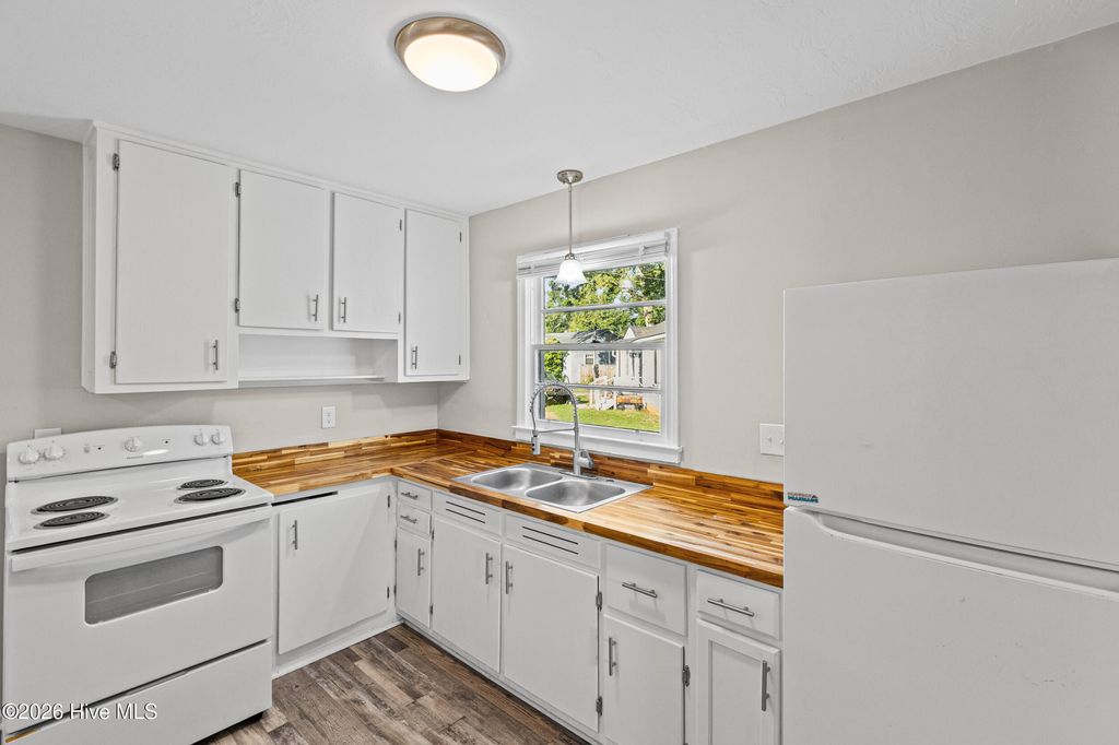 Photo of 2541 Rhodes Drive, Augusta, GA 30906 (MLS # 100576125)
