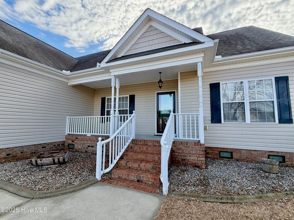 Photo of 207 Dogwood Estates Lane, Goldsboro, NC 27534 (MLS # 100546983)