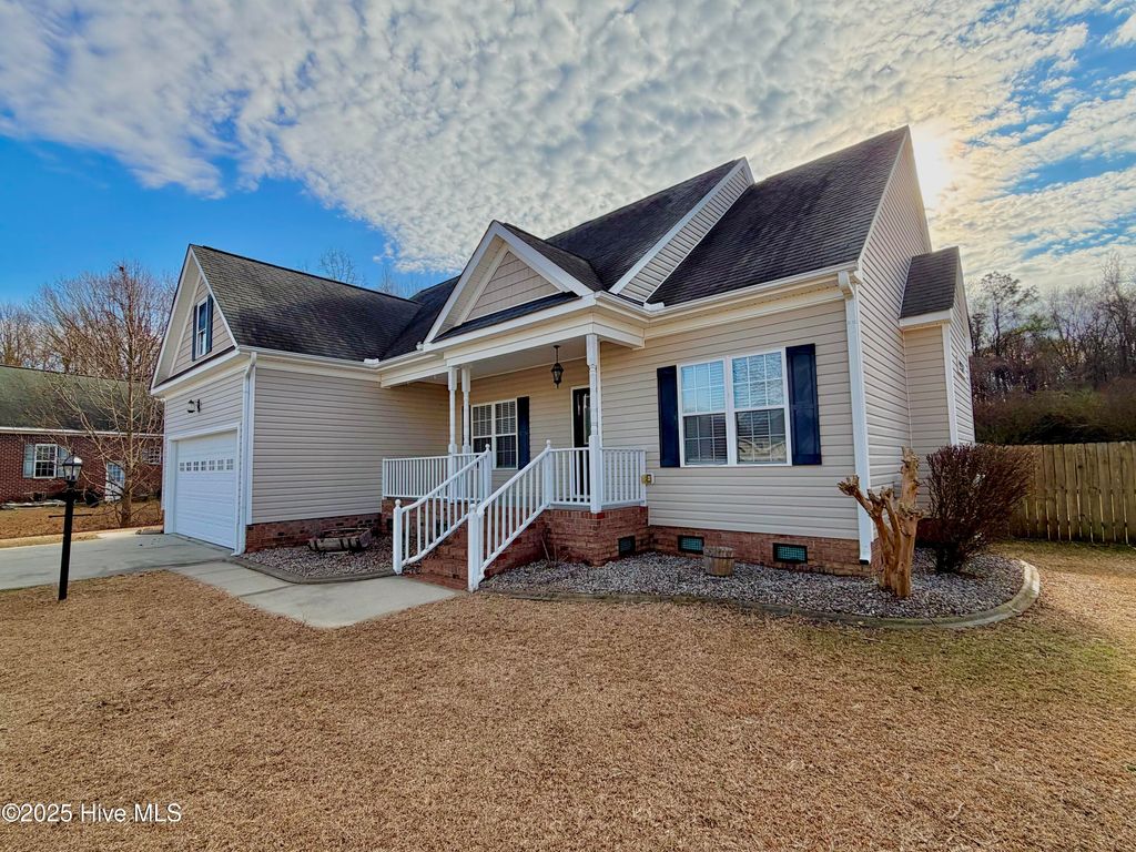 Photo of 207 Dogwood Estates Lane, Goldsboro, NC 27534 (MLS # 100546983)