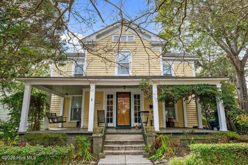 Photo of 609 E Main Street, Washington, NC 27889 (MLS # 100604216)