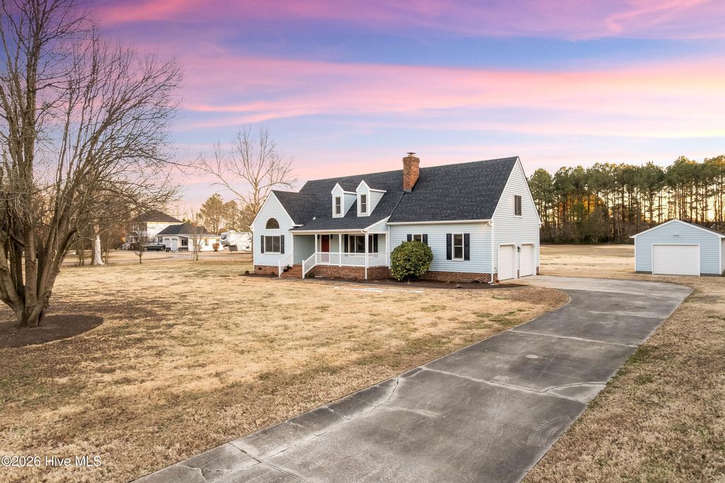 Photo of 114 Oxford Road, Moyock, NC 27958 (MLS # 100553840)