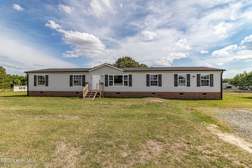 Photo of 108 Stonecutter Drive, Pikeville, NC 27863 (MLS # 100572229)