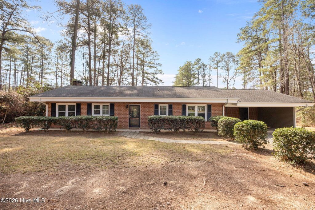 Photo of 117 Lakeview Drive, Whispering Pines, NC 28327 (MLS # 100560147)