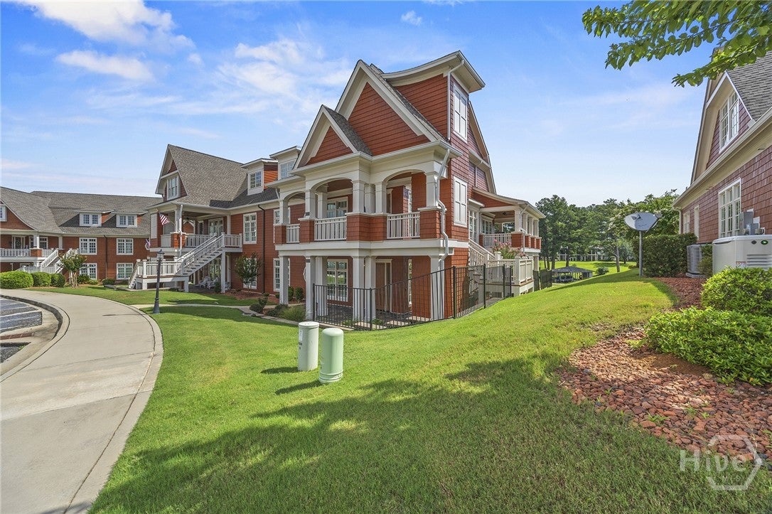 140 Silver Birch Lane NE 402