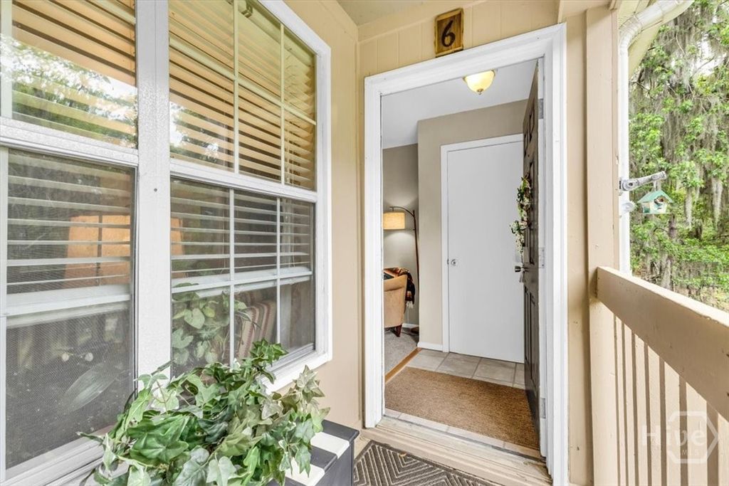 Photo of 401 N Cromwell Road #T6, Savannah, GA 31410 (MLS # SA353051)