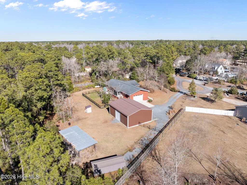 Photo of 102 Foxrun Drive, Hampstead, NC 28443 (MLS # 100554308)