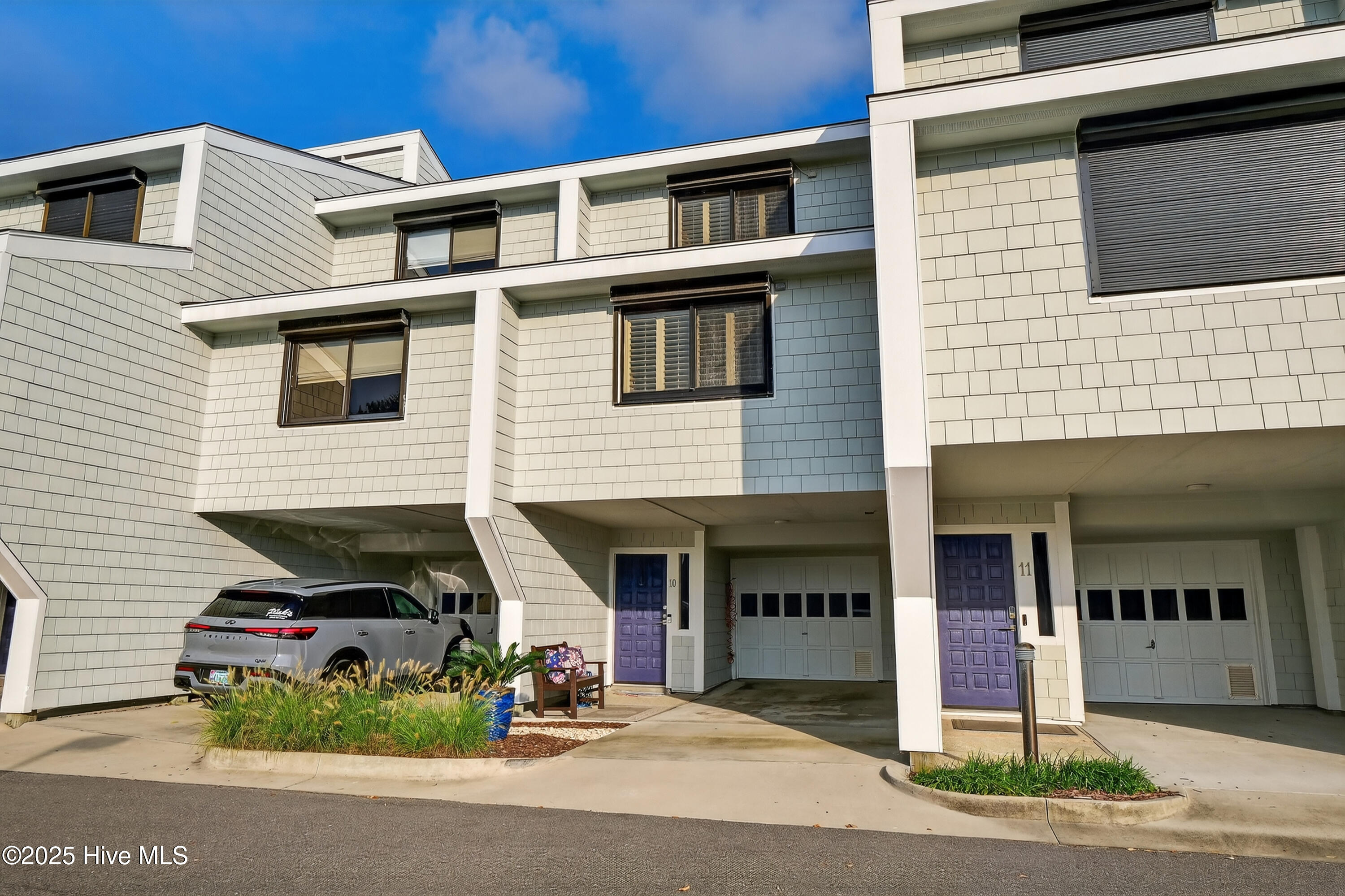 101 S Lumina Avenue Th 10