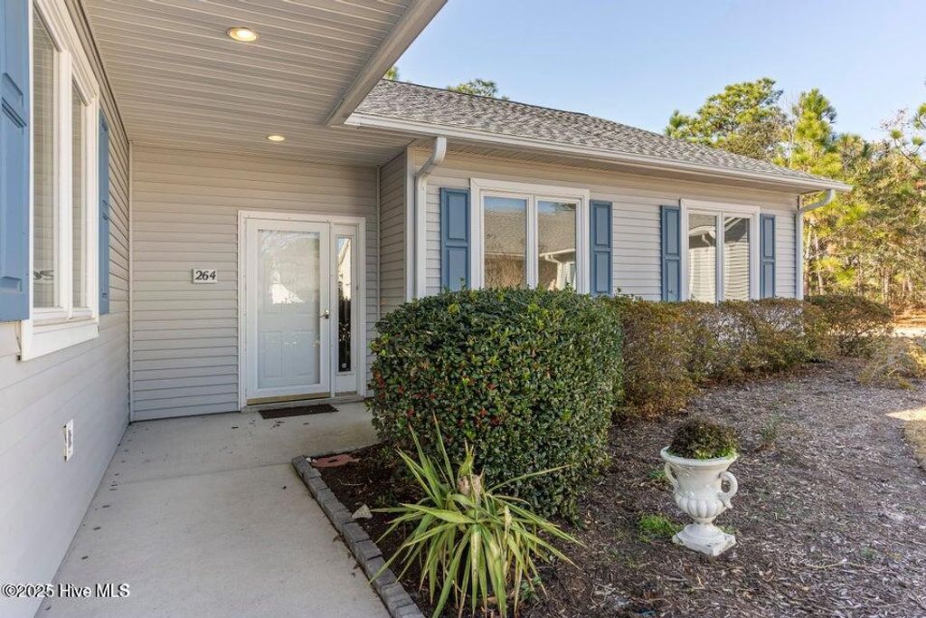 Photo of 264 Bonnet Way SE, Southport, NC 28461 (MLS # 100570319)