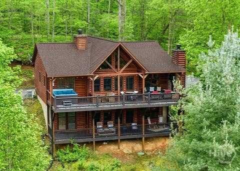 Homes For Sale - 437 Spruce Circle<br/> Mineral Bluff, GA 30559