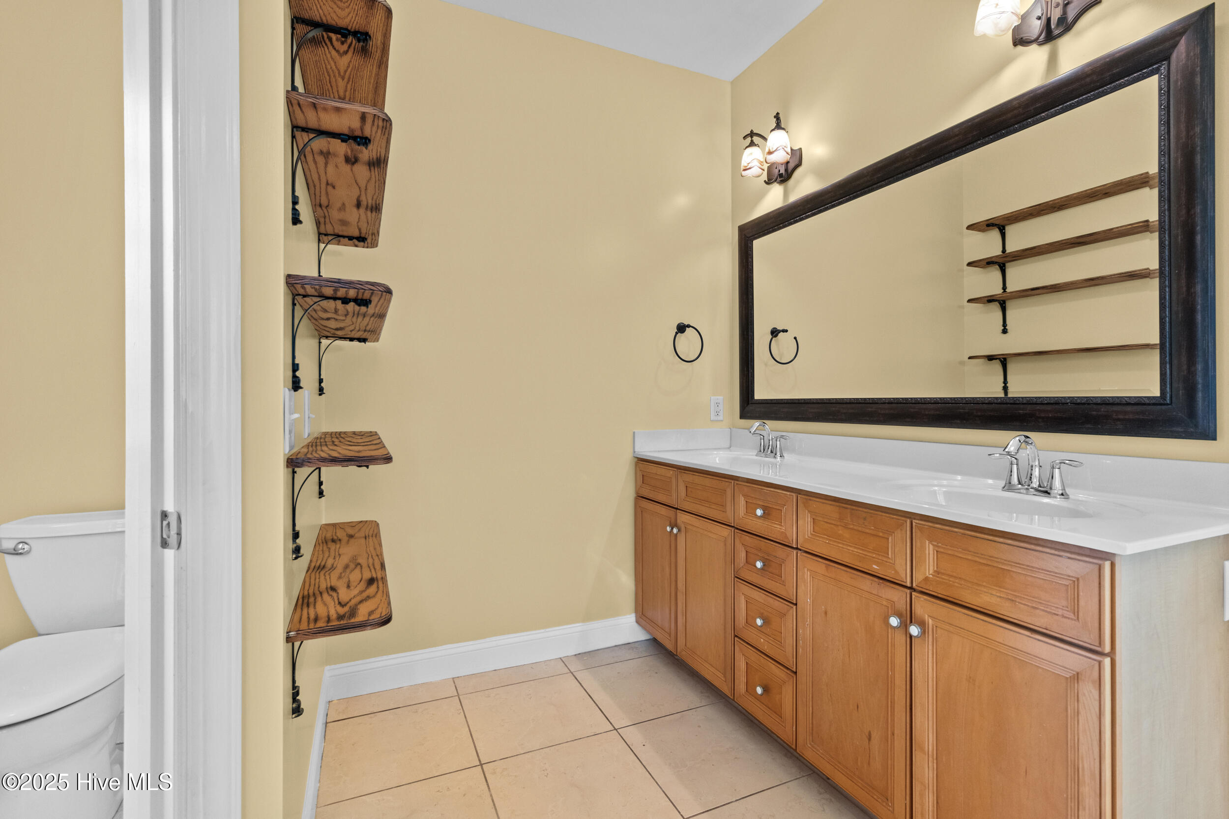 Leland, North Carolina 28451, United States, 4 Bedrooms Bedrooms, ,2 BathroomsBathrooms,Residential,Active,255808