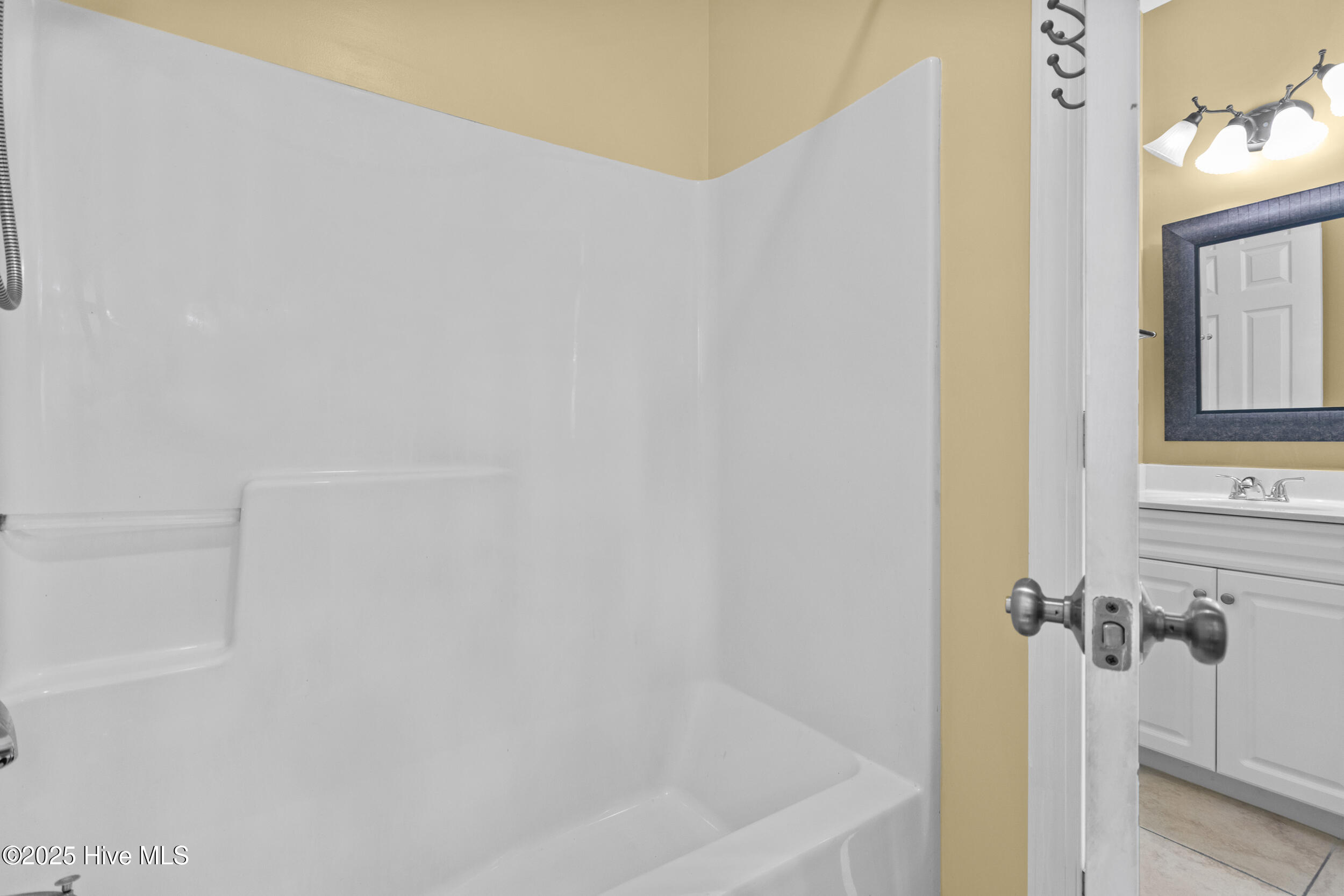 Leland, North Carolina 28451, United States, 4 Bedrooms Bedrooms, ,2 BathroomsBathrooms,Residential,Active,255808