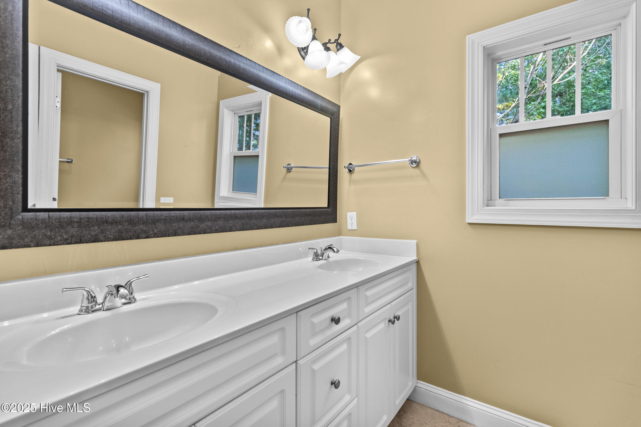 Leland, North Carolina 28451, United States, 4 Bedrooms Bedrooms, ,2 BathroomsBathrooms,Residential,Active,255808