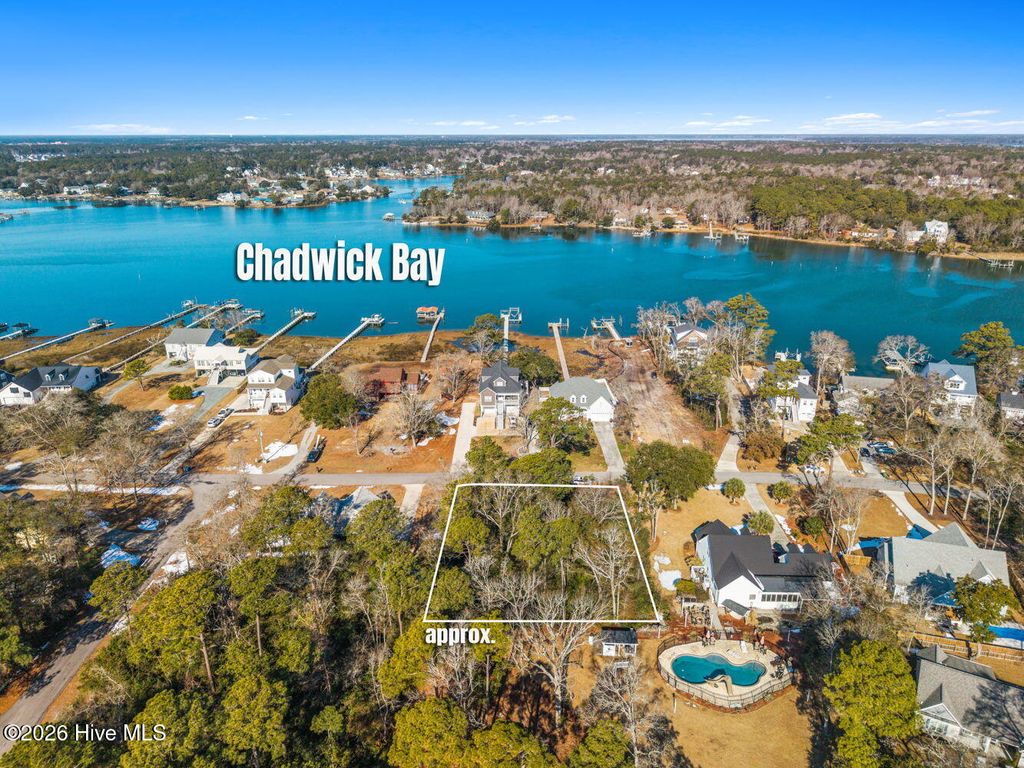 Photo of 814 Chadwick Shores Drive, Sneads Ferry, NC 28460 (MLS # 100552422)
