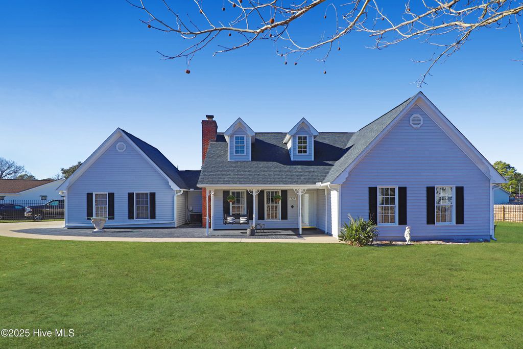 Photo of 229 Cottontail Run, Newport, NC 28570 (MLS # 100546375)