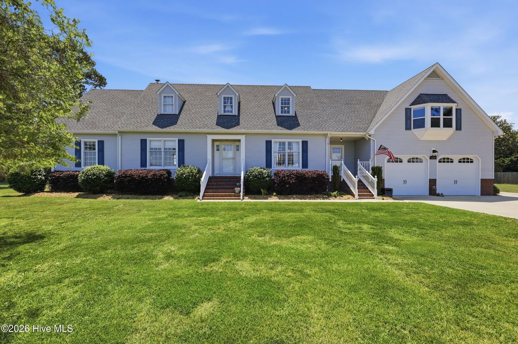 Photo of 215 Bayshore Drive, Elizabeth City, NC 27909 (MLS # 100575925)