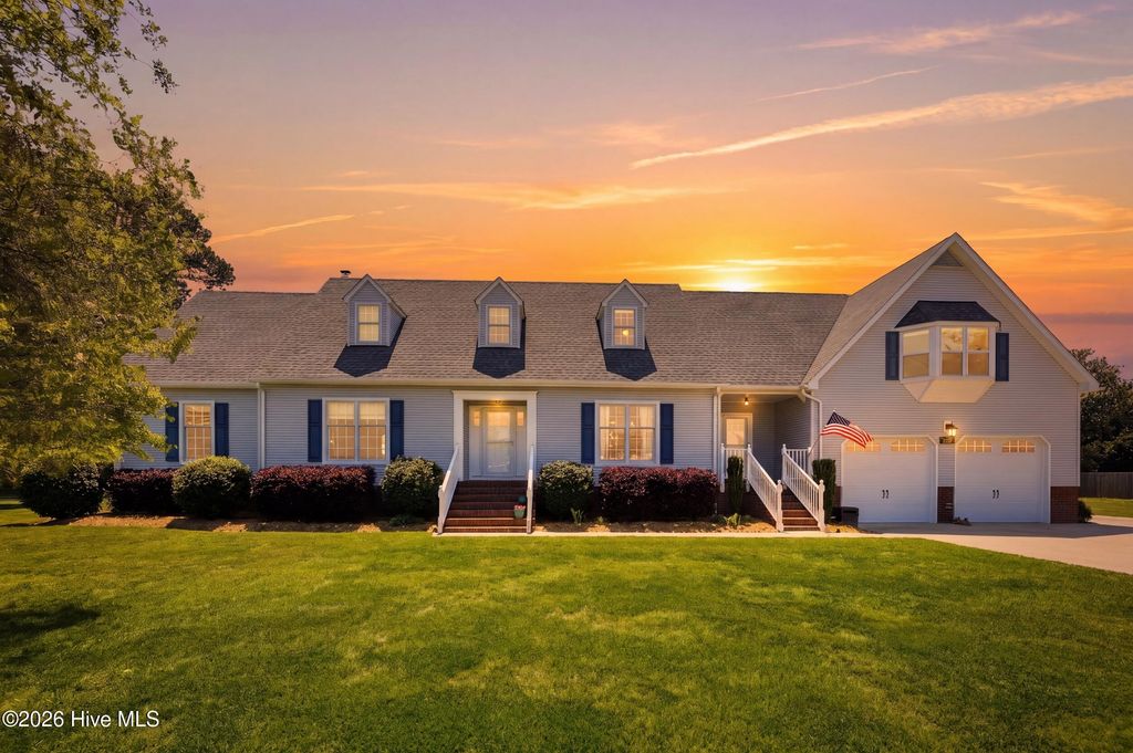 Photo of 215 Bayshore Drive, Elizabeth City, NC 27909 (MLS # 100575925)