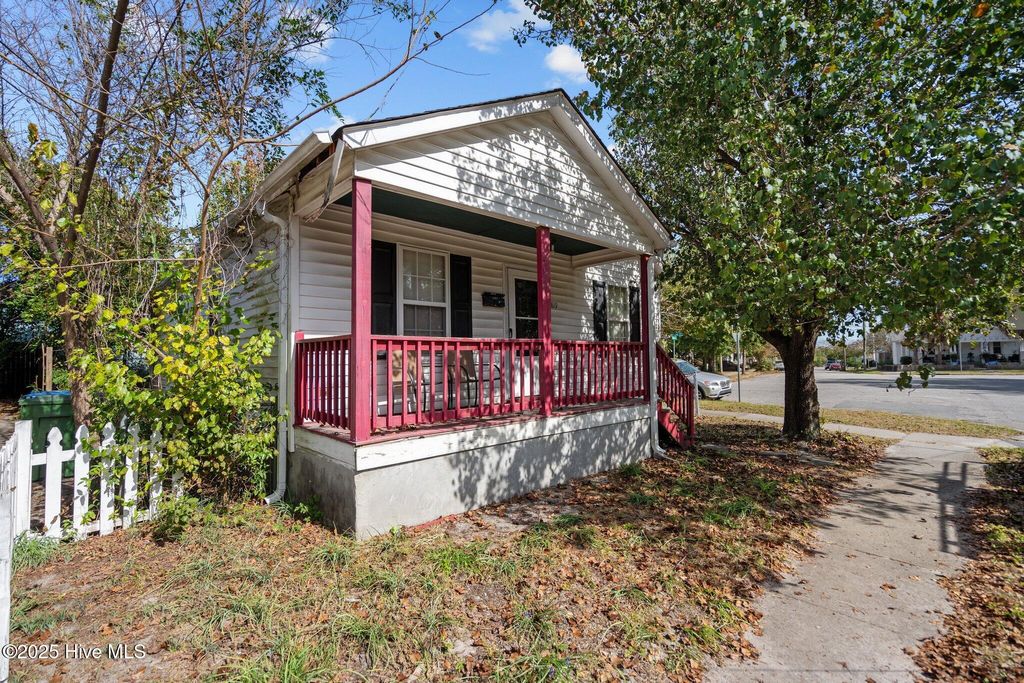 Photo of 819 Grace Street, Wilmington, NC 28401 (MLS # 100489728)