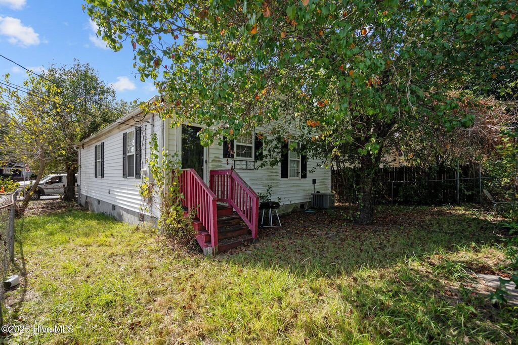 Photo of 819 Grace Street, Wilmington, NC 28401 (MLS # 100489728)
