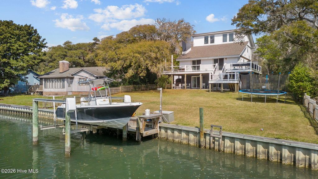 Photo of 125 Loblolly Drive, Pine Knoll Shores, NC 28512 (MLS # 100563668)