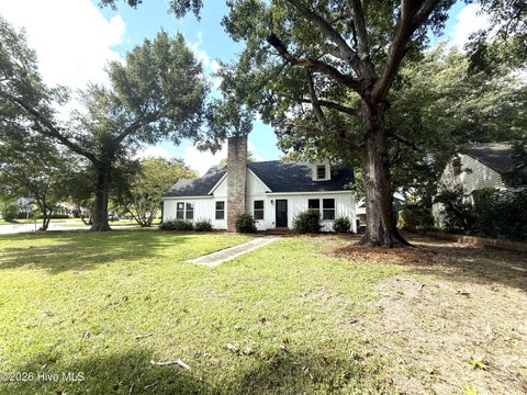 Homes For Sale - 403 Bordeaux Street<br/> Jacksonville, NC 28540