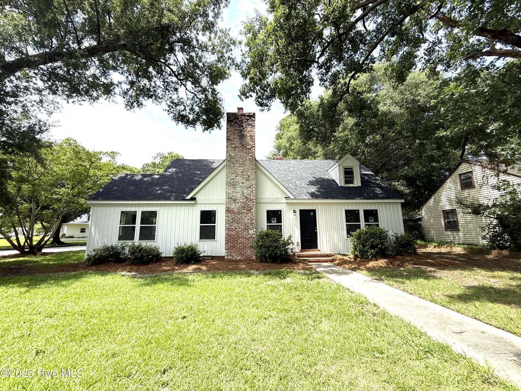 Photo of 403 Bordeaux Street, Jacksonville, NC 28540 (MLS # 100598647)