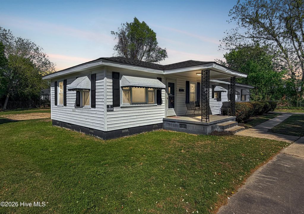 Photo of 406 Factory Street, Elizabeth City, NC 27909 (MLS # 100567415)