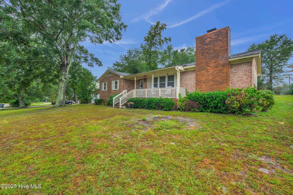 Photo of 318 Springdale Drive, Wilmington, NC 28405 (MLS # 100533688)