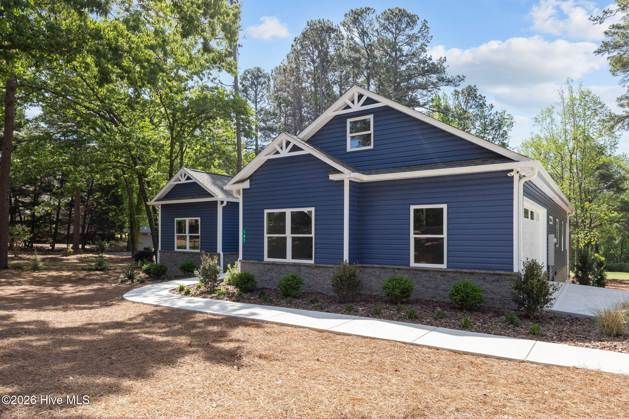 107 Devonshire Avenue 107 W