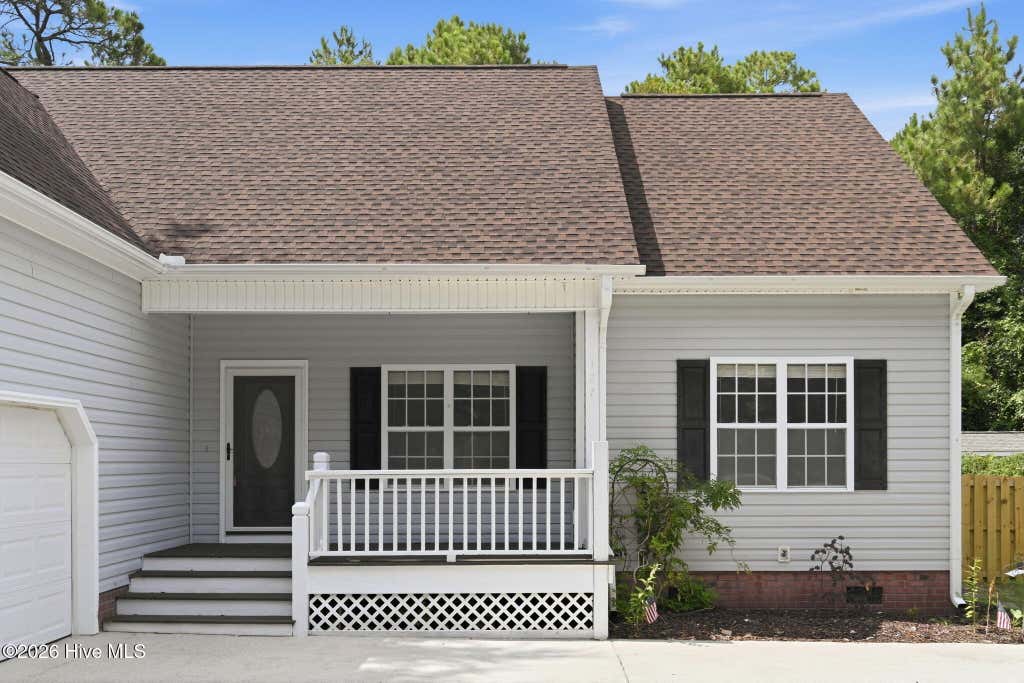 Photo of 127 Bayshore Drive, Sneads Ferry, NC 28460 (MLS # 100592987)
